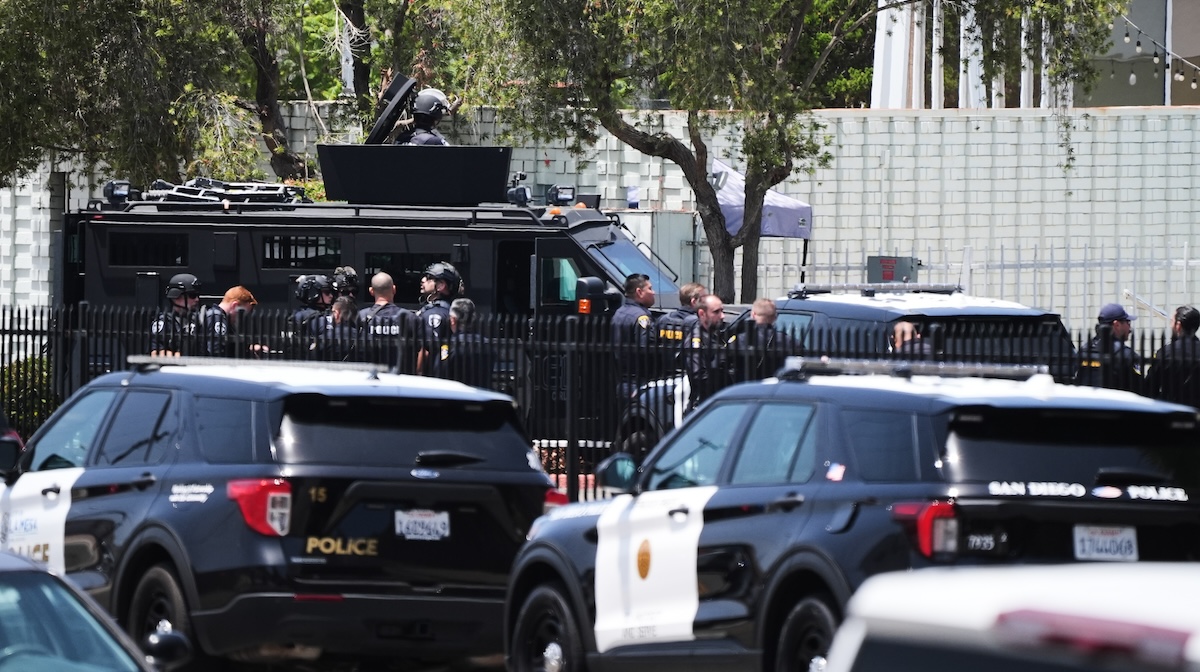 Breaking News! 3 Killed At San Diego Mosque: Both Suspects Dead